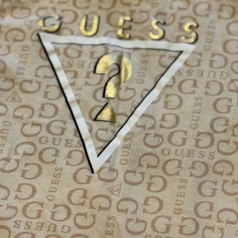 Guess Tshirt
